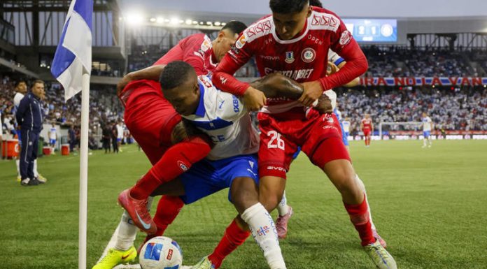 La medida de la ANFP para que los jugadores dejen de hacer tiempo: aumentan las pelotas en los partidos