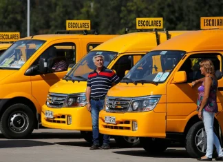 Más de dos mil taxistas y transportistas escolares ya recibieron bono por alza de combustibles